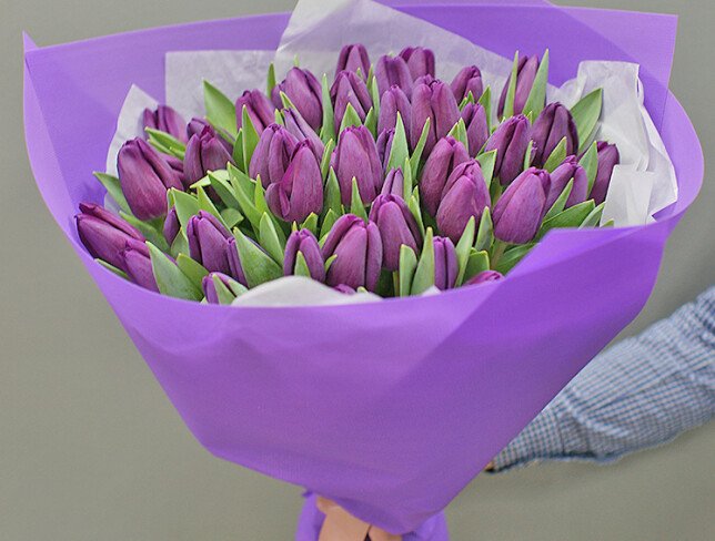 Buchet din 51 lalele mov — foto 4