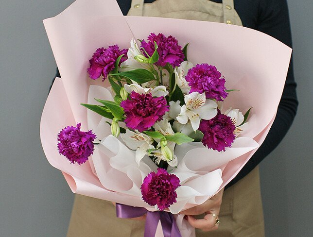 Buchet cu alstroemerii si garoafe mov "Stralucire delicata" foto