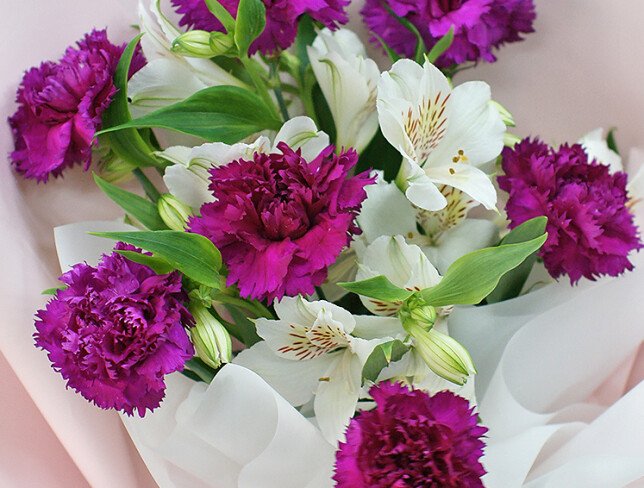 Buchet cu alstroemerii si garoafe mov "Stralucire delicata" foto