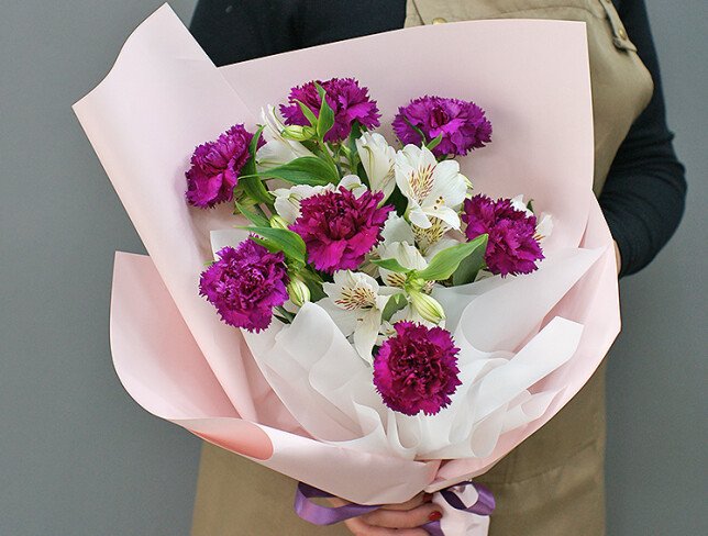 Buchet cu alstroemerii si garoafe mov "Stralucire delicata" foto
