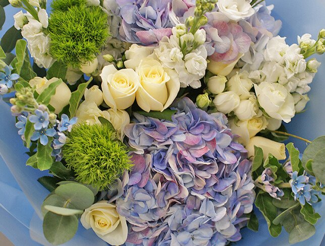 Bouquet of hydrangeas and white roses "Azure Inspiration" photo