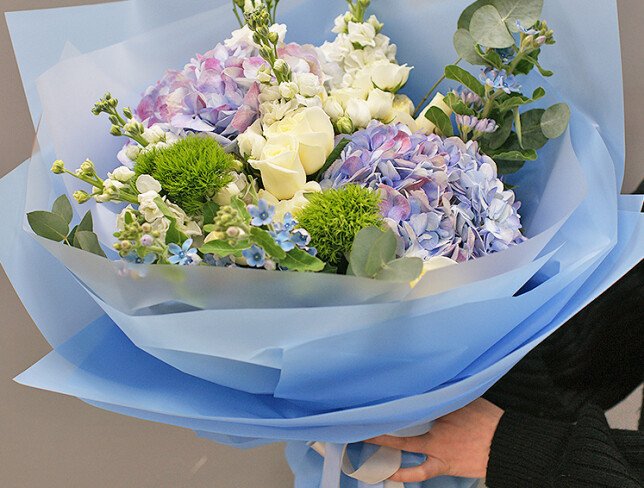 Bouquet of hydrangeas and white roses "Azure Inspiration" photo