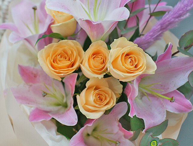 Bouquet of Pink Lilies and Cream Roses "Cloud of Dreams" photo