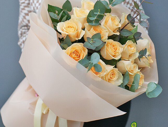 Bouquet of cream roses with eucalyptus "Golden Morning" photo