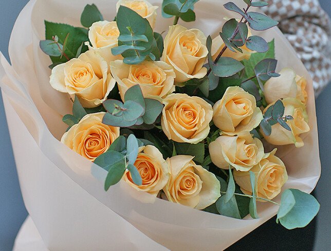 Bouquet of cream roses with eucalyptus "Golden Morning" photo