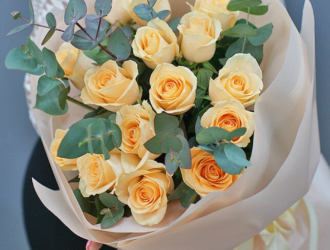 Bouquet of cream roses with eucalyptus "Golden Morning" photo