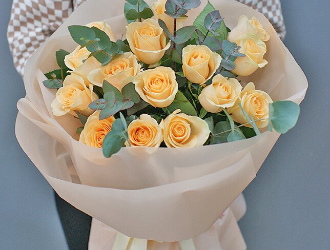 Bouquet of cream roses with eucalyptus "Golden Morning" photo