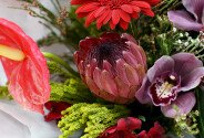 Buchet din anthurium, proteea si gerbera "Taina orientului" — foto 3