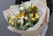 Букет из кустовых жёлтых роз "Лучистая красота" — фото 3
