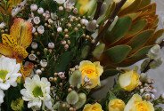 Букет из кустовых жёлтых роз "Лучистая красота" — фото 4