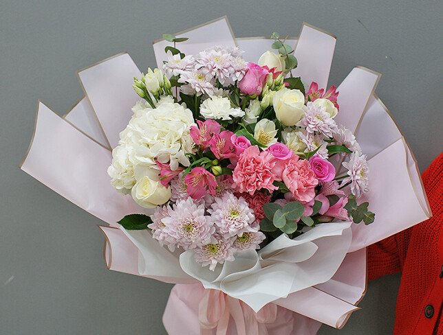 Buchet „Tandrete in nuante de roz” foto