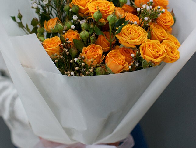 Bouquet of orange spray roses "Sunset Drops" photo