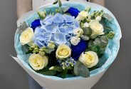 Buchet din hortensie și trandafiri „Nor albastru” — foto 1