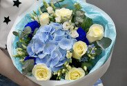 Buchet din hortensie și trandafiri „Nor albastru” — foto 2