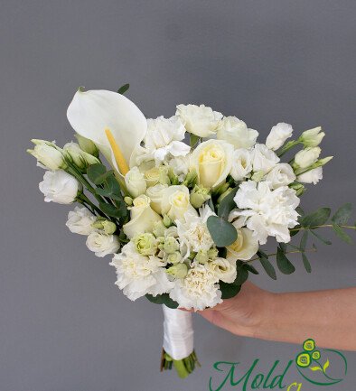 Bridal bouquet with white roses, lisianthus, dianthus, and eucalyptus photo 394x433