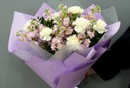Bouquet of pink matthiola and dianthus — photo 1