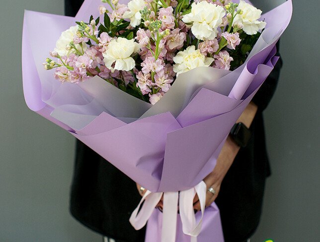 Bouquet of pink matthiola and dianthus photo