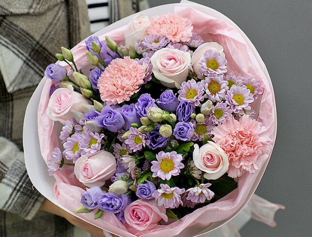 Bouquet of pink roses and chrysanthemums "Floral Inspiration" photo