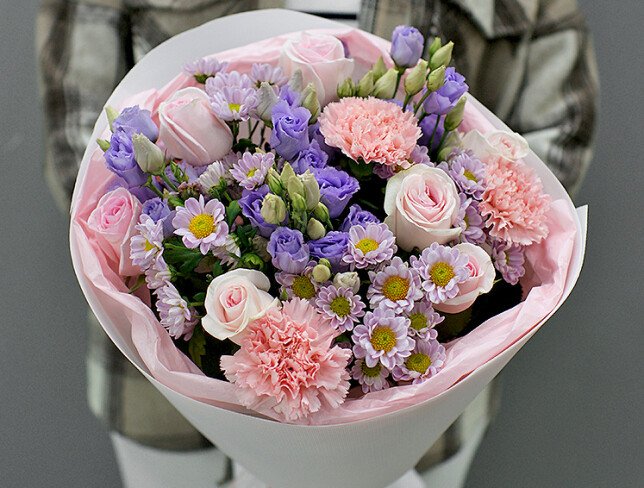 Bouquet of pink roses and chrysanthemums "Floral Inspiration" photo