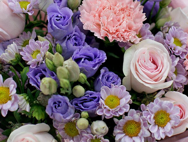 Bouquet of pink roses and chrysanthemums "Floral Inspiration" photo