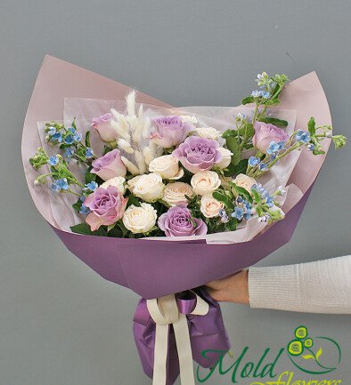 Bouquet of purple and cream roses "Firework of Emotions" photo 394x433