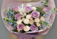 Bouquet of purple and cream roses "Firework of Emotions" — photo 2