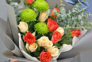 Buchet din trandafiri crem si portocalii — foto 2