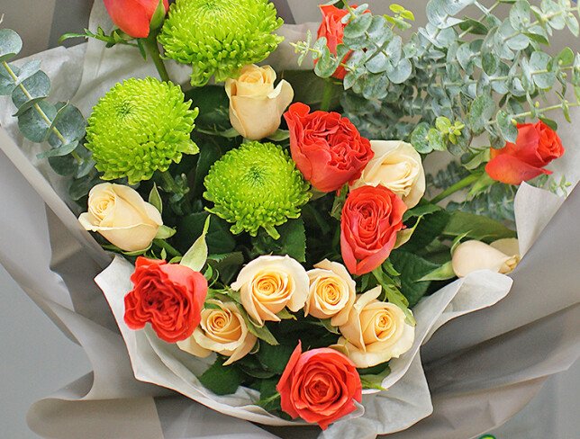 Buchet din trandafiri crem si portocalii — foto 3