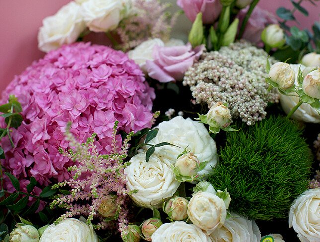 Bouquet with pink hydrangea and bush roses "Whisper of the petals" photo