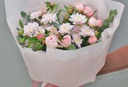 Bouquet of pink chrysanthemums and roses "Lightness of Love" — photo 1