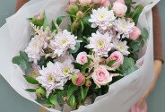 Bouquet of pink chrysanthemums and roses "Lightness of Love" — photo 4