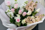 Buchet din matiole si trandafiri — foto 3