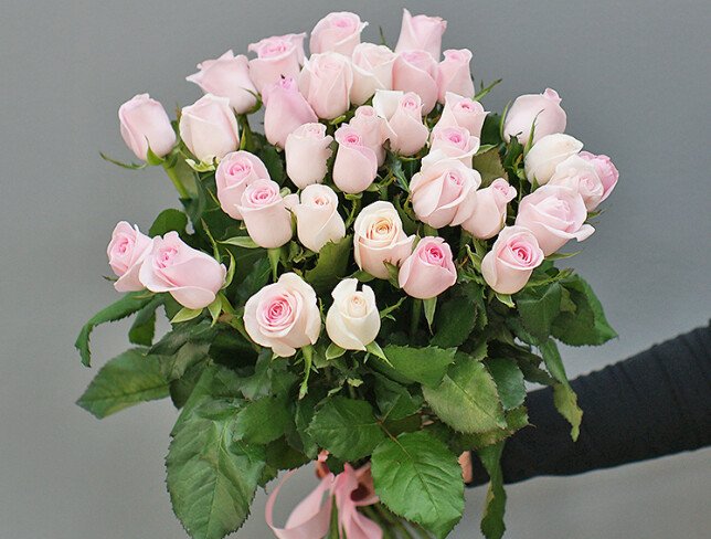 Bouquet of 35 pale pink roses 50 cm photo