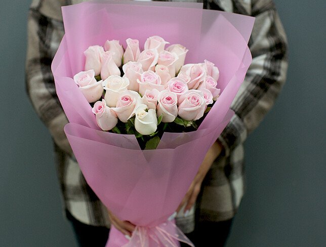 Bouquet of 25 pale pink roses 40 cm photo