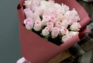 Buchet din 35 trandafiri roz pal 40 cm — foto 4