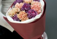 Bouquet of cream and purple dianthus — photo 4