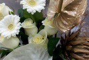 Bouquet of anthurium, protea and gerbera "Sands of Sahara" — photo 4