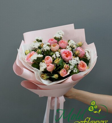 Bouquet of pink peony roses and white statice photo 394x433
