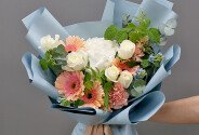 Bouquet of white hydrangea and pale pink gerberas — photo 6