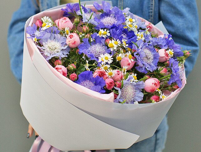 Bouquet of pink spray roses and scabiosa "Little Joys" photo