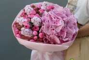 Buchet din hortensie roz, trandafiri de tufa roz si matiole — foto 2