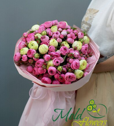 Bouquet of pink and green spray roses photo 394x433