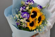 Buchet din floarea-soarelui si eustome „In razele tandretii” — foto 1