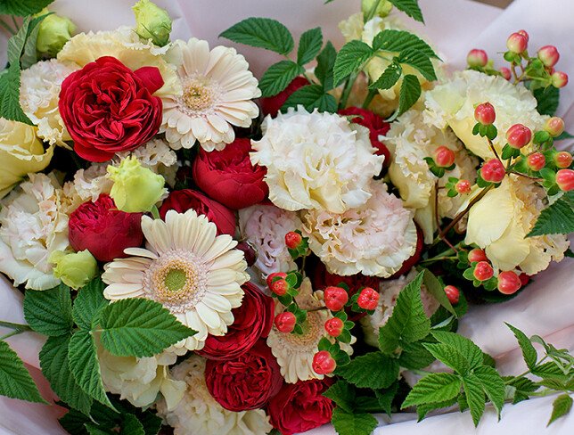 Bouquet of peony-shaped roses, lisianthus, and gerberas "Summer Inspiration" photo