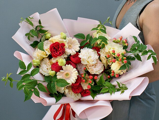 Bouquet of peony-shaped roses, lisianthus, and gerberas "Summer Inspiration" photo