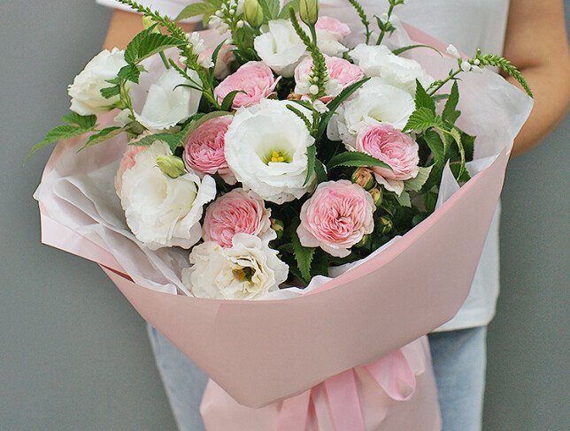 Bouquet of pink roses and eustoma "Fragile Happiness" photo