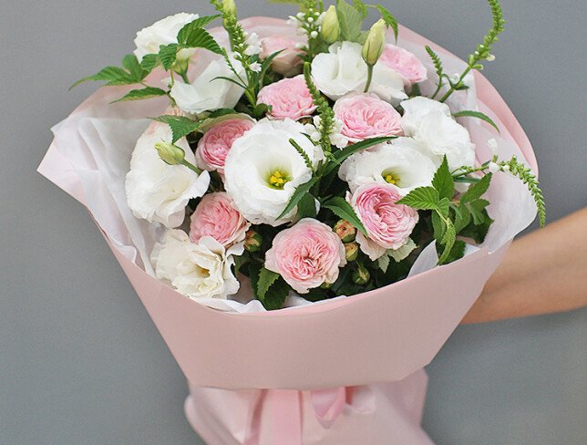 Bouquet of pink roses and eustoma "Fragile Happiness" photo