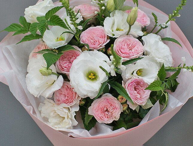 Bouquet of pink roses and eustoma "Fragile Happiness" photo