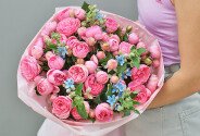 Buchet din trandafiri roz de tip bujor „Zimbet de vara” — foto 3