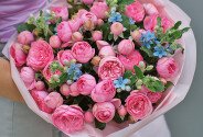 Buchet din trandafiri roz de tip bujor „Zimbet de vara” — foto 5